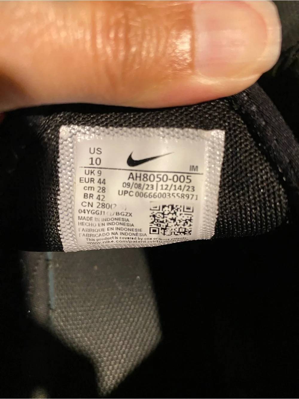 Nike Air Max 270 Men's Athletic Shoe - Black